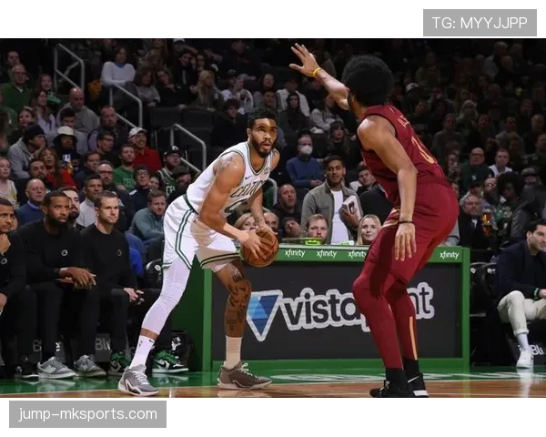 加兰传球大师惊艳表现,引领球队逆转取胜 加兰传球大师惊艳表现,引领球队逆转取胜