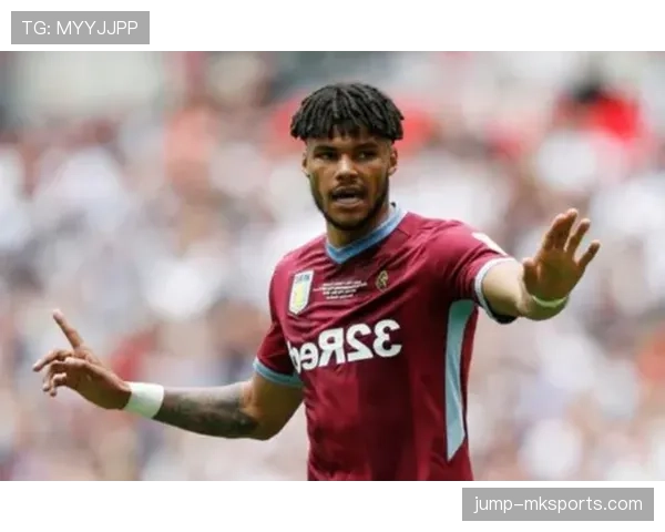 米利唐展现速度优势 成后卫典范引领防线革新 米利唐展现速度优势 成后卫典范引领防线革新