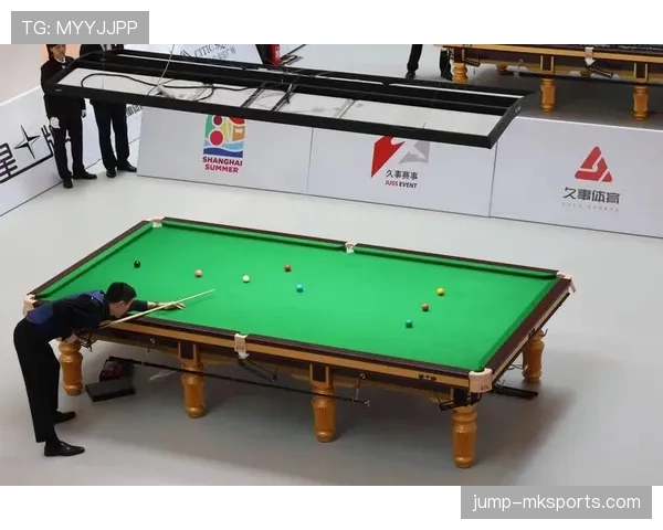 潘晓婷家的台球桌镶金边？